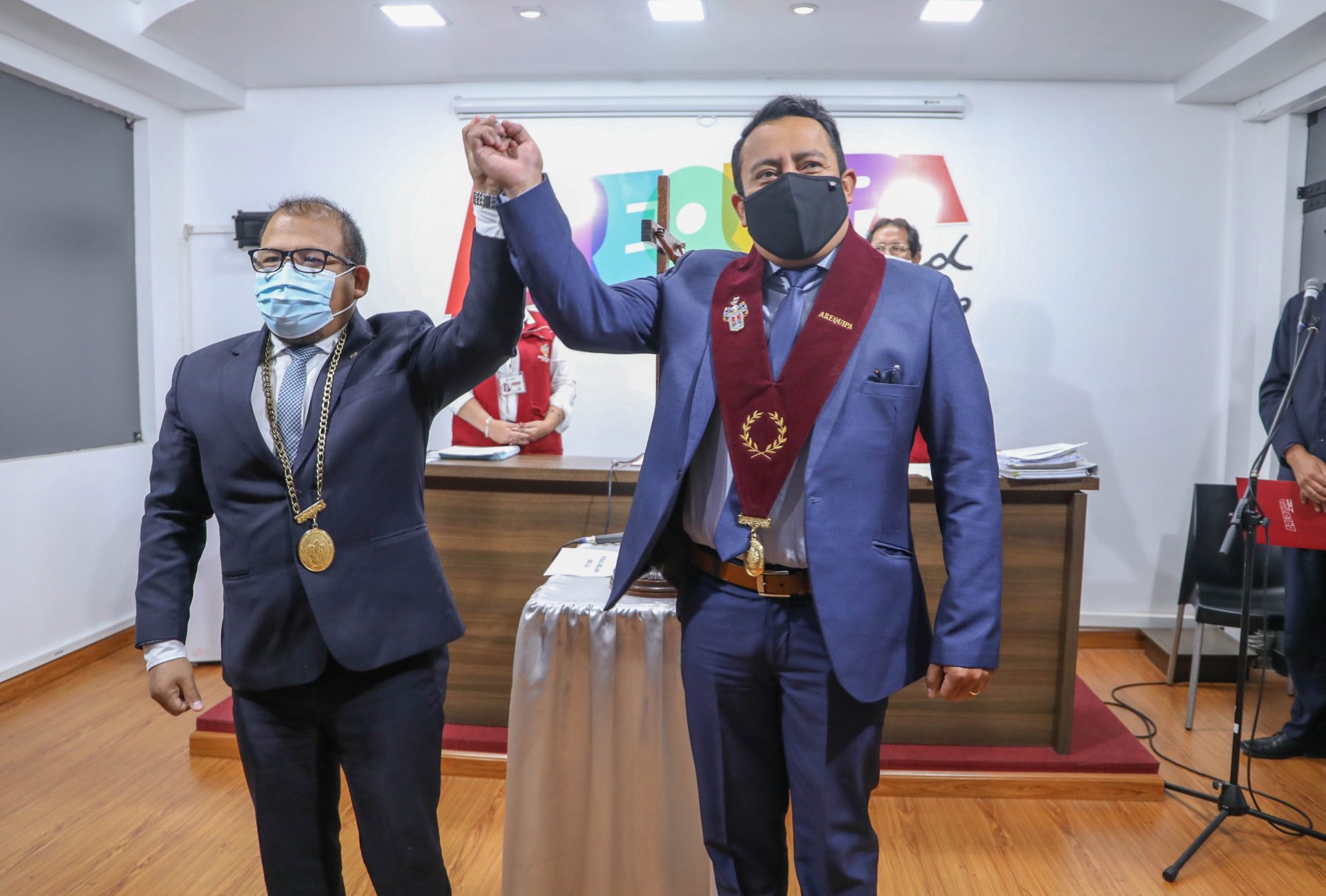 Alcalde de Arequipa juramento a nuevos regidores para el periodo 2019