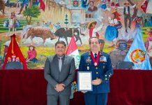 Municipalidad Provincial de Arequipa otorga distinción al Comandante General de la Fuerza Aérea del Perú