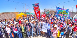 MUNICIPALIDAD DE AREQUIPA ENTREGA ACUERDO QUE IMPULSA LA FORMALIZACIÓN DE 450 FAMILIAS EN ASVITACONZA