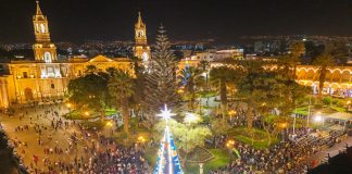 Árbol de Navidad celebra los 25 años de Arequipa como Patrimonio Cultural de la Humanidad