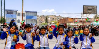 MÁS DE 2700 PERSONAS DE VILLA JESÚS PARTICIPARON EN CHOCOLATADA Y ENTREGA DE REGALOS EN AGASAJO NAVIDEÑO