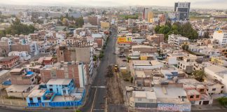 SE INICIÓ LA REPARACIÓN DE CALZADA EN LA AVENIDA LAMBRAMANI