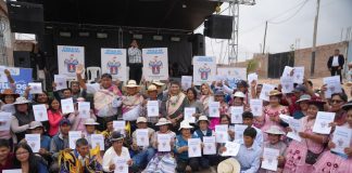 Más de 62 familias de La Perla Escondida logran ansiado título de propiedad