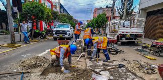 AVANZAN LOS TRABAJOS DE PARCHADO EN PRINCIPALES VÍAS DE AREQUIPA POR EMERGENCIA DE LLUVIAS