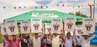 ENTREGAN TÍTULOS DE PROPIEDAD A 60 FAMILIAS EN EL DISTRITO DE LA JOYA