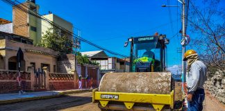 MEJORAMIENTO VIAL EN CALLE PERAL ALCANZA 30 % DE AVANCE