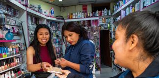 MUNICIPALIDAD DE AREQUIPA SENSIBILIZÓ A 60 ESTABLECIMIENTOS COMERCIALES SOBRE GESTIÓN AMBIENTAL EN EL CERCADO