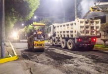 REALIZAN TRABAJOS NOCTURNOS PARA ACELERAR ASFALTADO EN MELGAR, LA PAZ Y SANTA ROSA